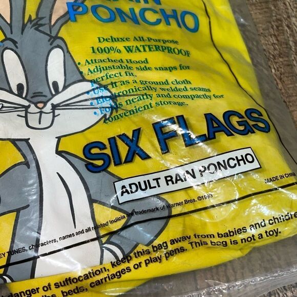 VTG 90’s 1993  Six Flags Bugs Bunny Rain Poncho Yellow Vinyl Adult Size - Picture 3 of 3